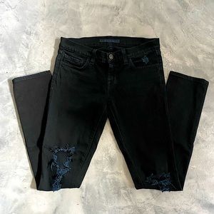 SOLD 🖤J BRAND Blk Distressed Skinny!